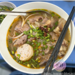 BÚN BÒ HUẾ GỐC MIỀN TRUNG Ở SÀI GÒN